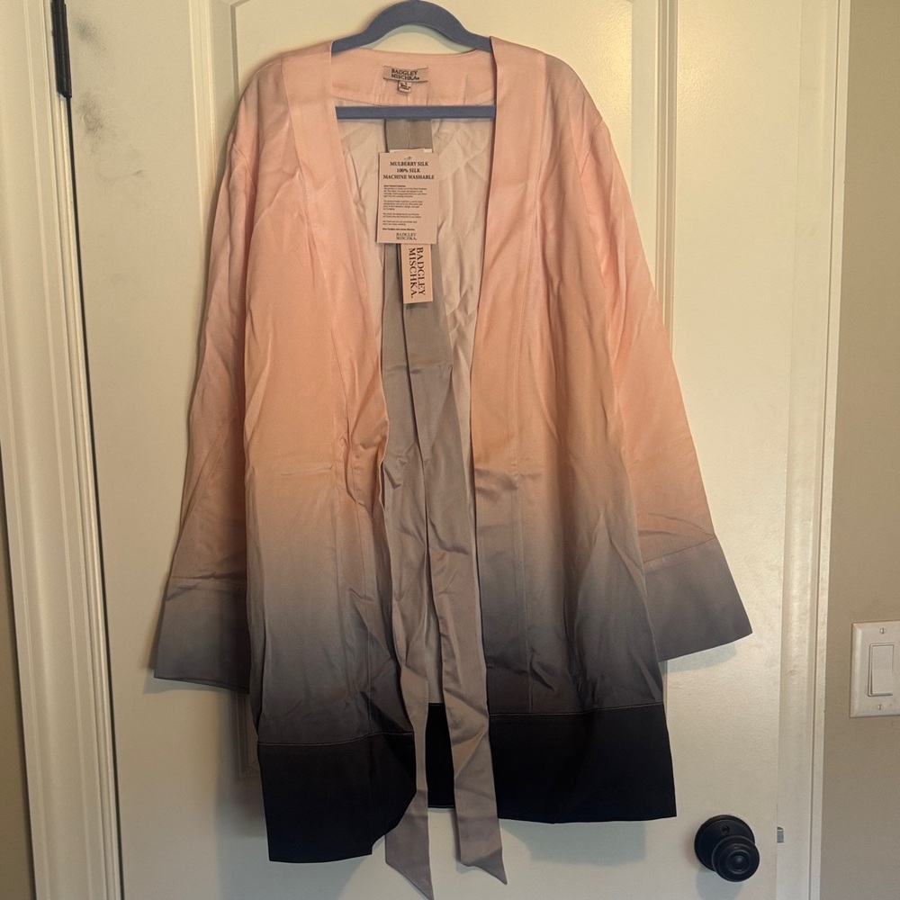 NWT Badgley Mischka Mulberry Silk Kimono in Pink and Gray